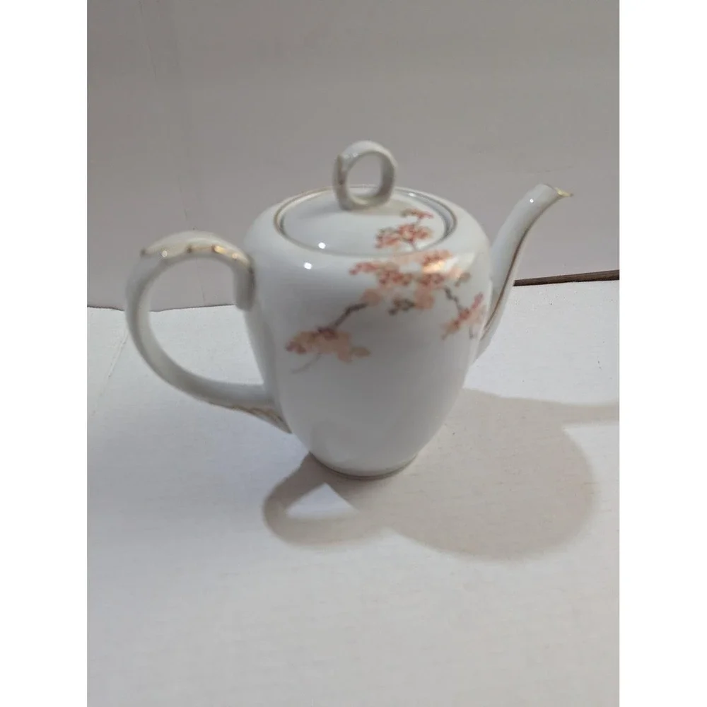 Fukagawa Arita Japan Porcelain‎ Teapot Hand Painted Maple Leaf Pattern  905 8in